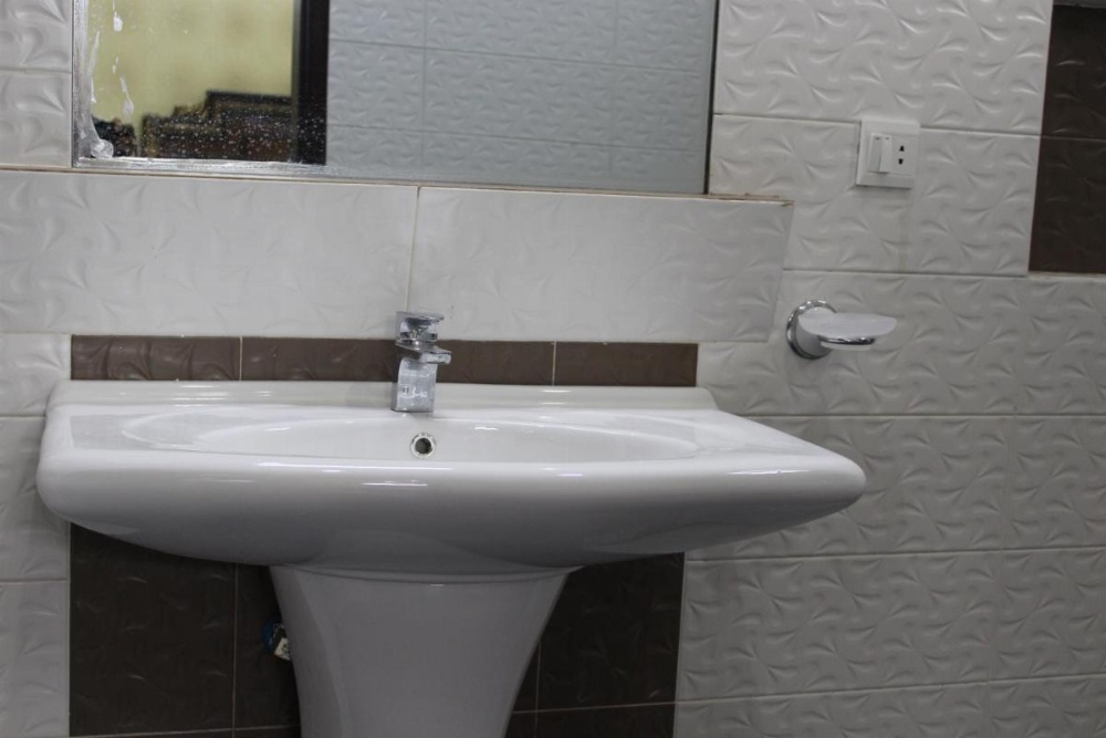 Room image 4