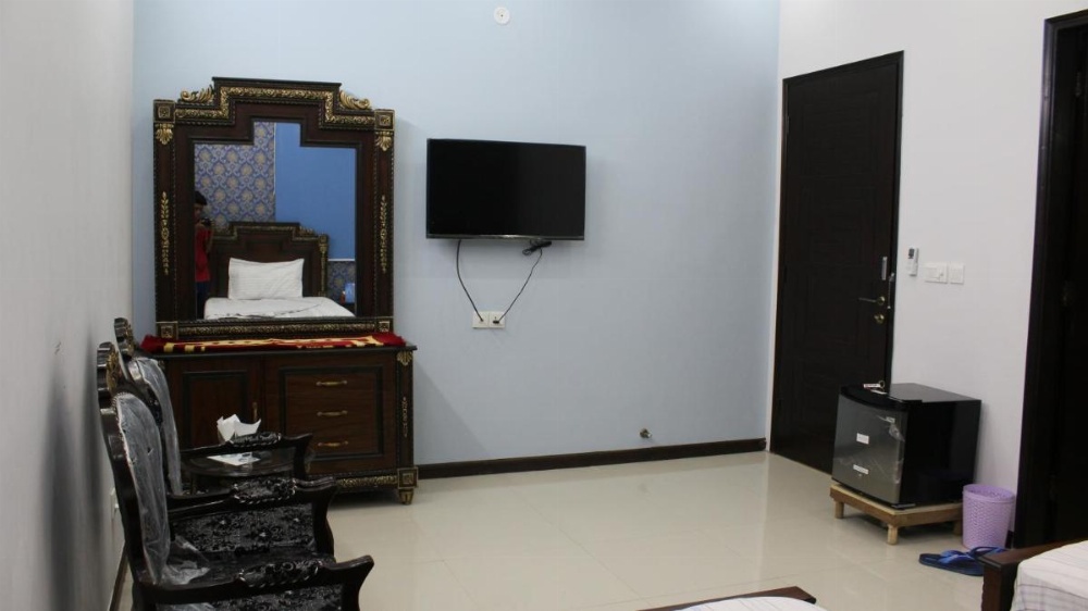 Room image 3