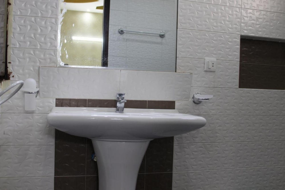 Room image 3